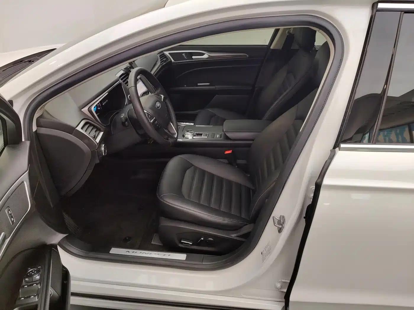 Mondeo PHEV 2018 2.0 PHEV Intelligent Control Fashion Model (National VI Emission Standard) — миниатюра 16