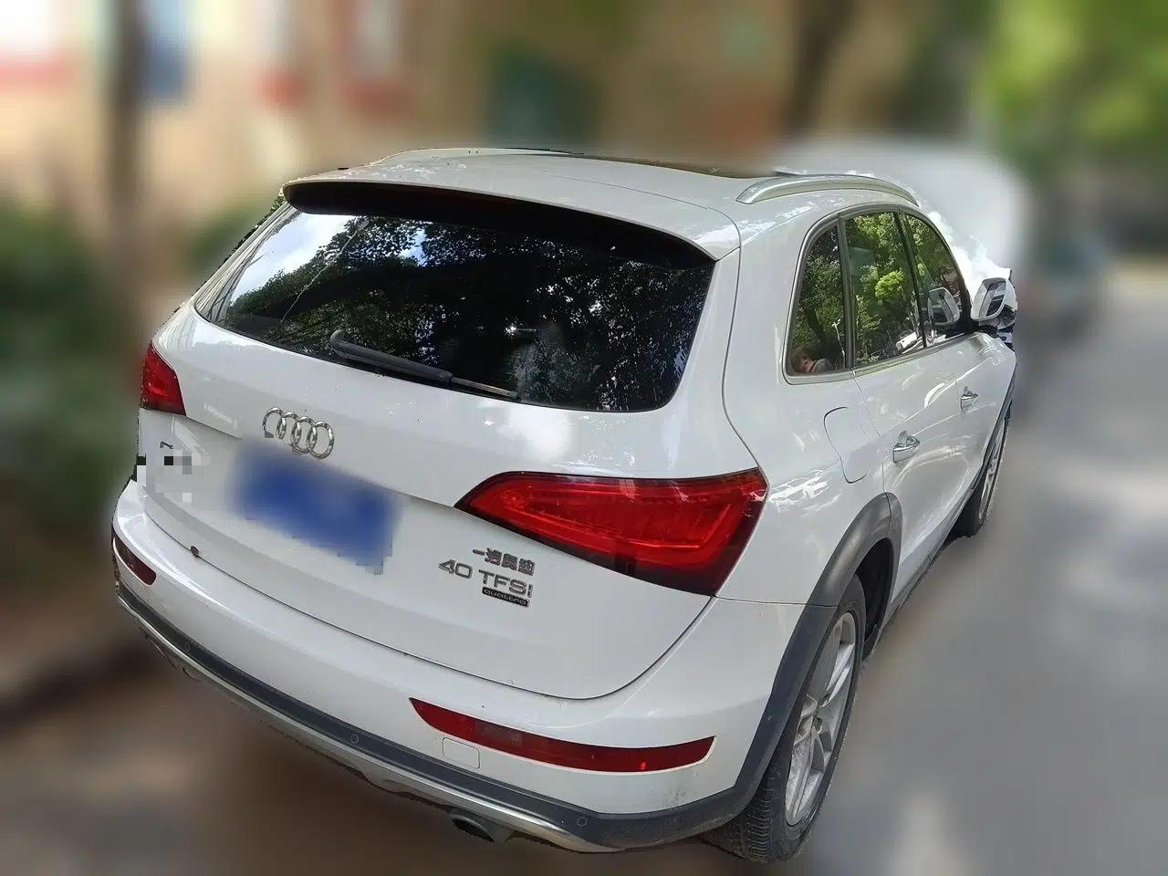 Audi Q5 2018 Collector's Edition 40 TFSI Technology Model — миниатюра 6