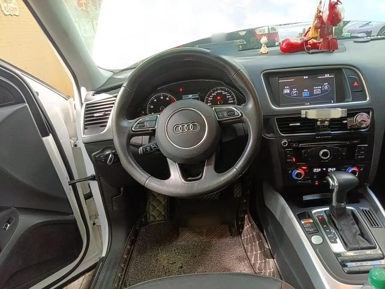 Audi Q5 2018 Collector's Edition 40 TFSI Technology Model — миниатюра 10