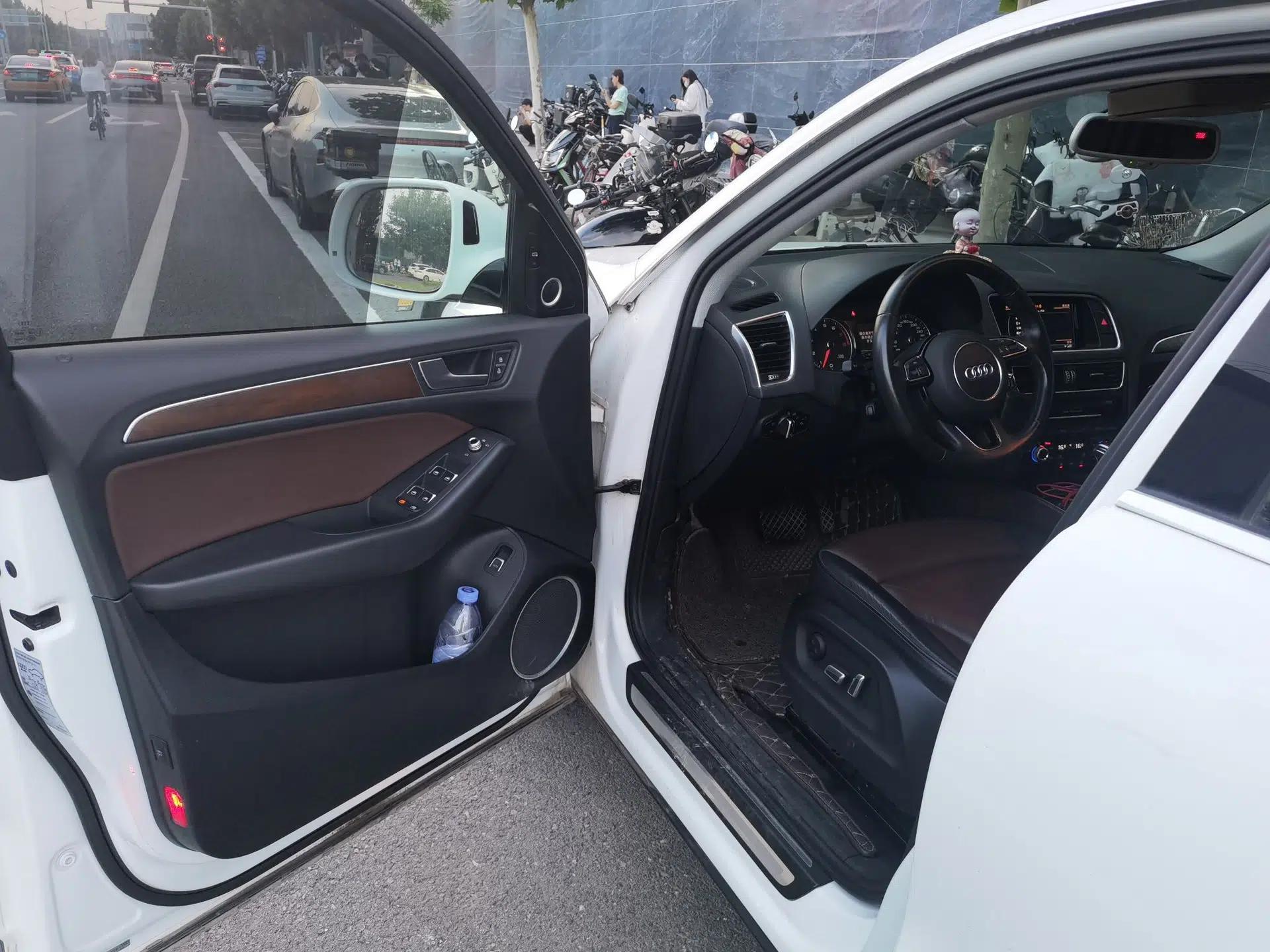 Audi Q5 2016 40 TFSI Comfort Model — миниатюра 16