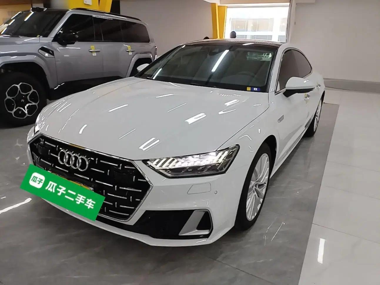 Audi A7L 2024 45TFSI S-line Dream-Building Edition Flow Crystal Package — миниатюра 1