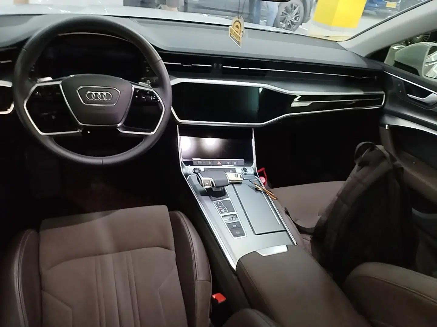Audi A7L 2024 45TFSI S-line Dream-Building Edition Flow Crystal Package — миниатюра 12