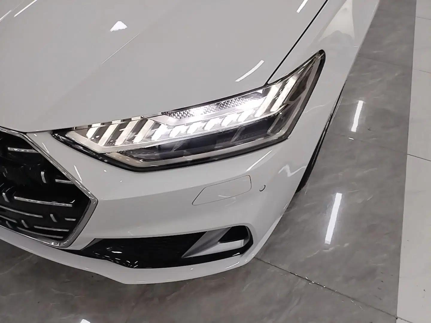 Audi A7L 2024 45TFSI S-line Dream-Building Edition Flow Crystal Package — миниатюра 8