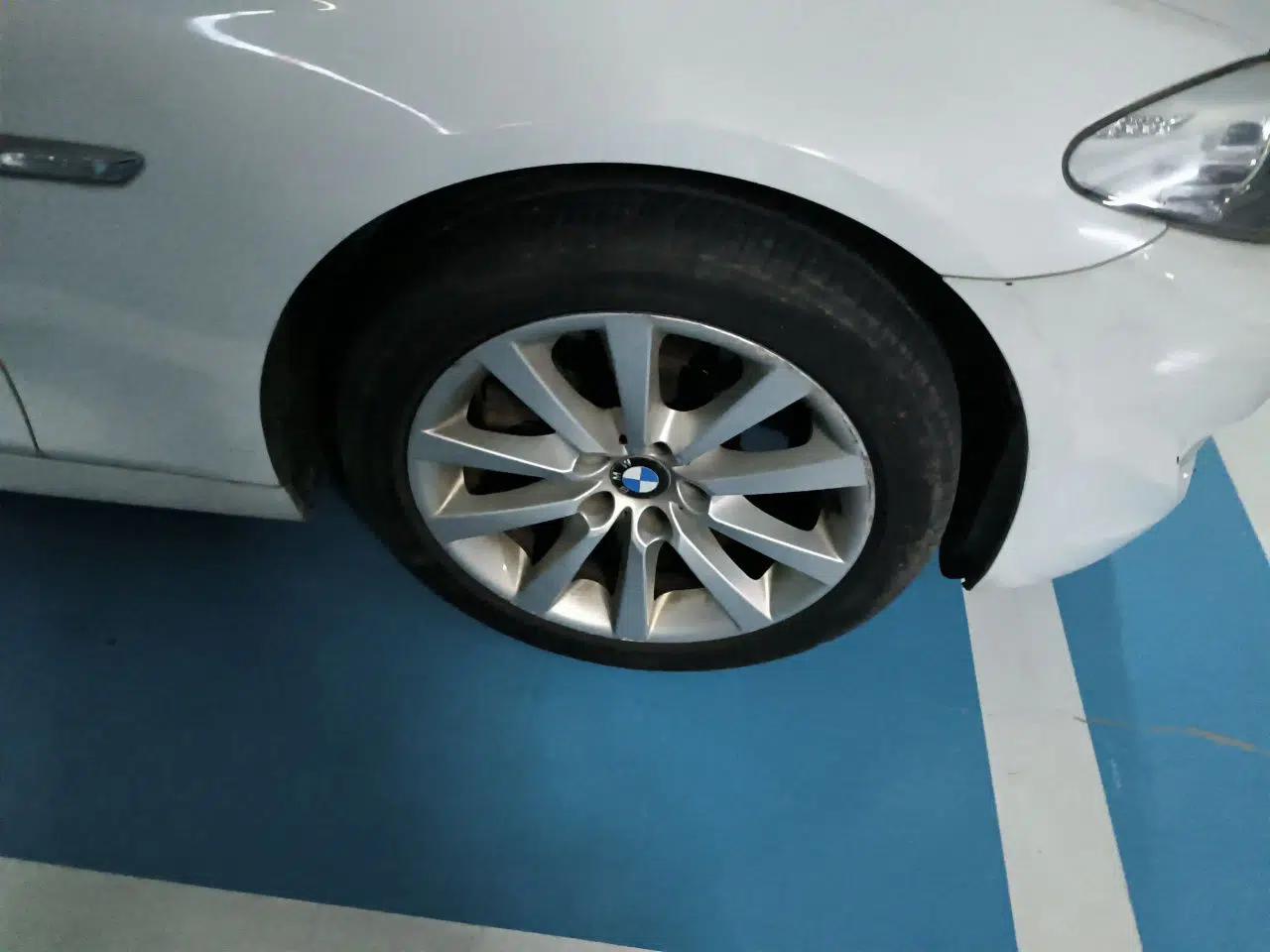 BMW 5 Series 2012 530Li Luxury Model — миниатюра 8