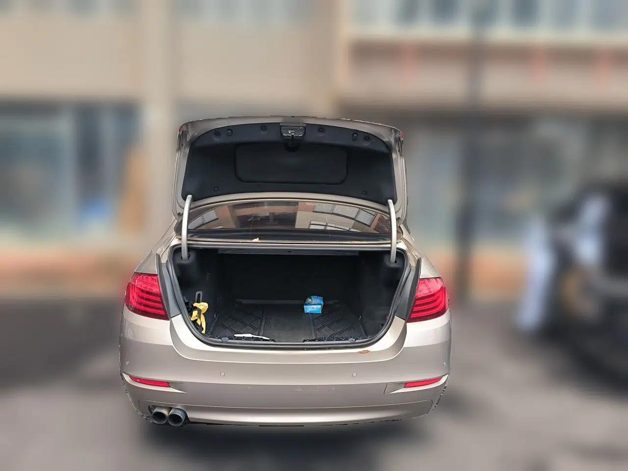 BMW 5 Series 2014 520Li Elegant Model — миниатюра 19