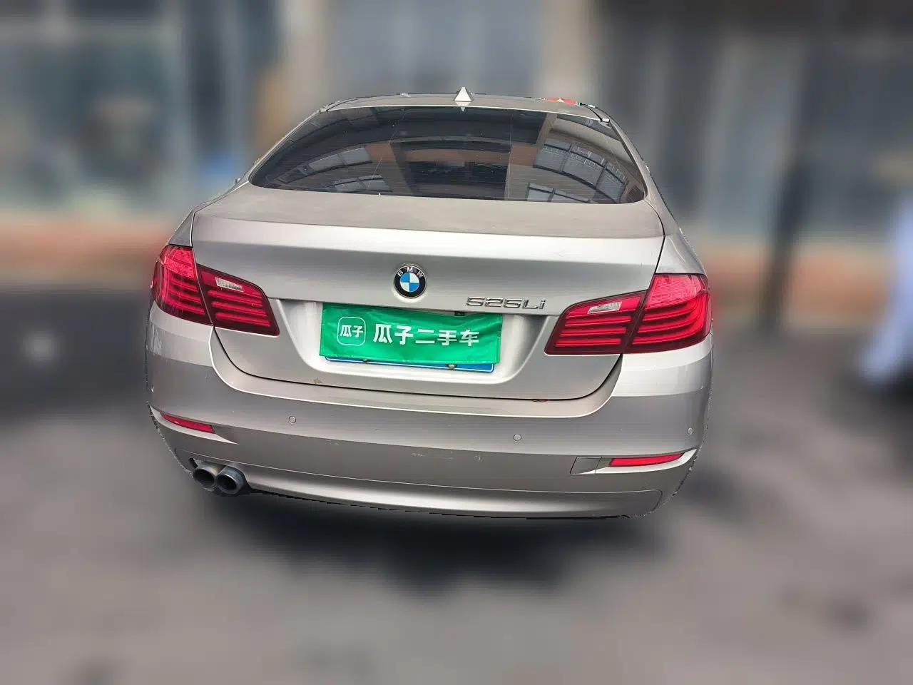 BMW 5 Series 2014 520Li Elegant Model — миниатюра 5