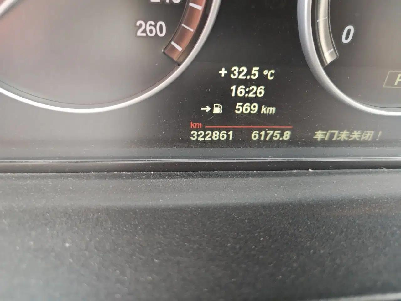 BMW 5 Series 2013 525Li Leading Model — миниатюра 12