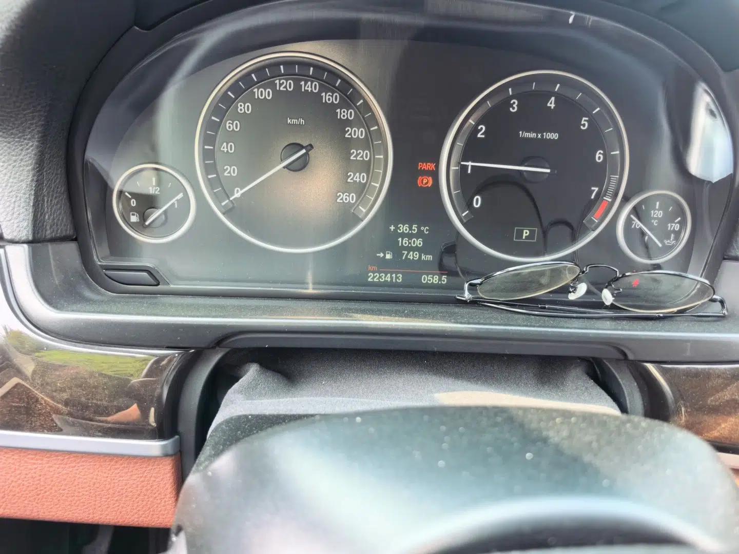 BMW 5 Series 2013 525Li Leading Model — миниатюра 12