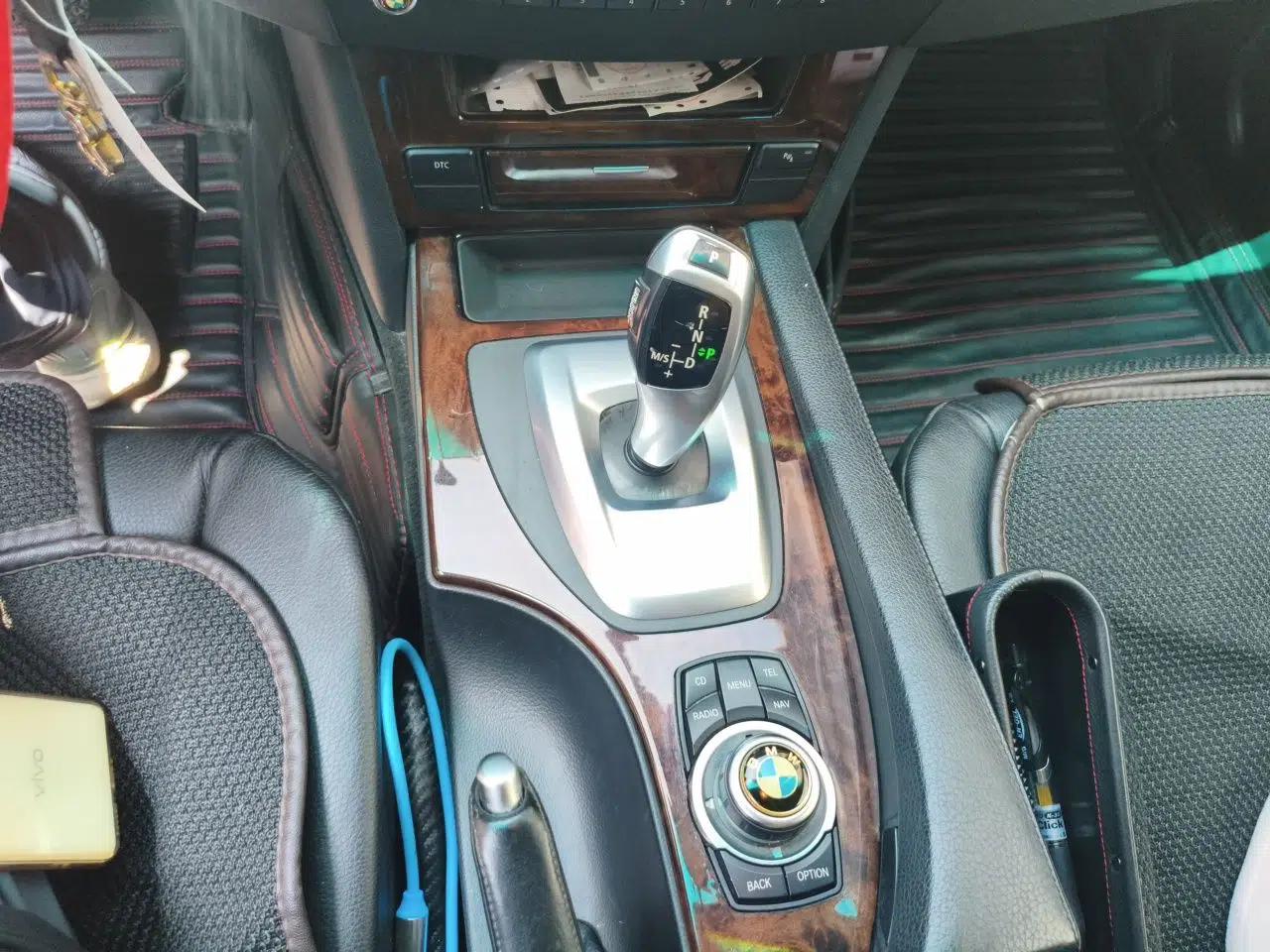 BMW 5 Series 2010 520Li Luxury Model — миниатюра 14