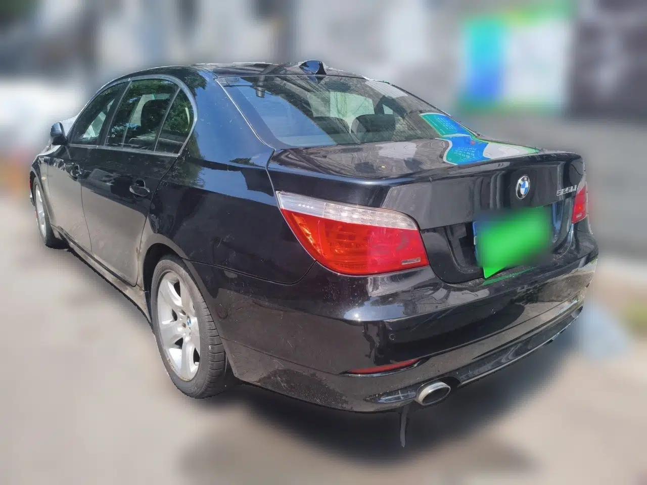 BMW 5 Series 2010 520Li Luxury Model — миниатюра 4