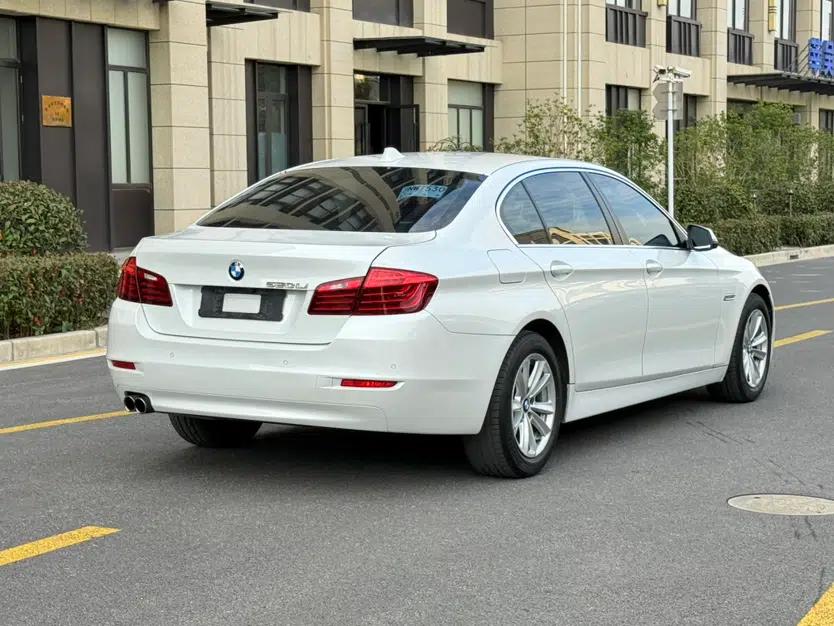 BMW 5 Series 2014 520Li Elegant Model — миниатюра 17