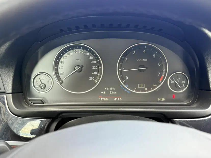 BMW 5 Series 2014 520Li Elegant Model — миниатюра 20