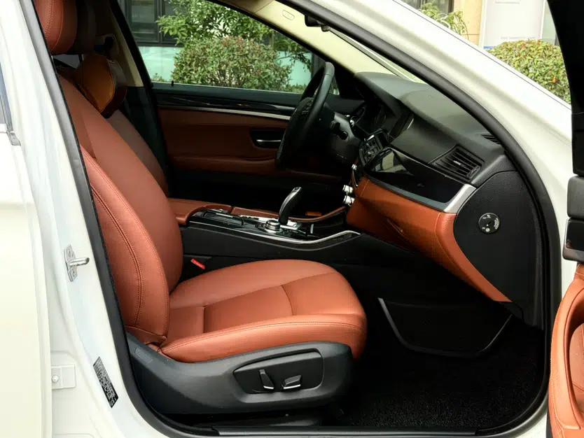 BMW 5 Series 2014 520Li Elegant Model — миниатюра 9
