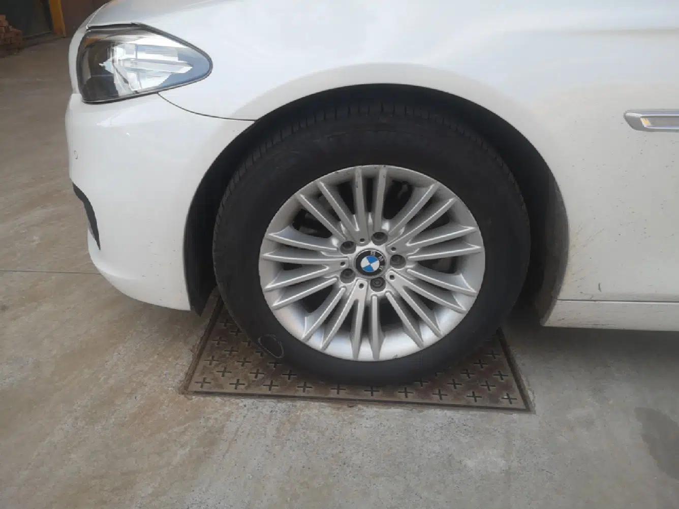 BMW 5 Series 2014 525Li Leading Model — миниатюра 10
