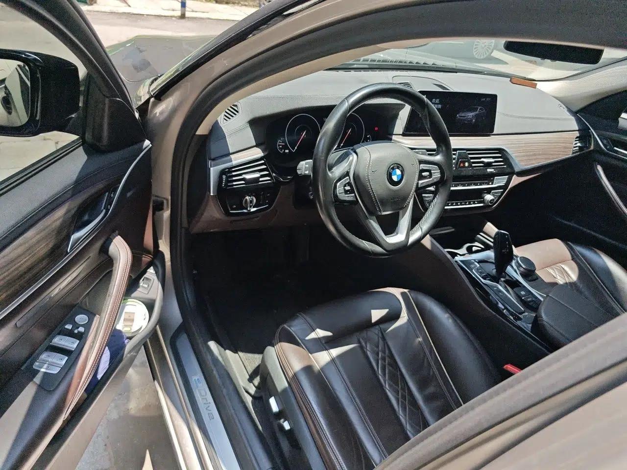 BMW 5 Series New Energy 2019 530Le Luxury Package — миниатюра 16