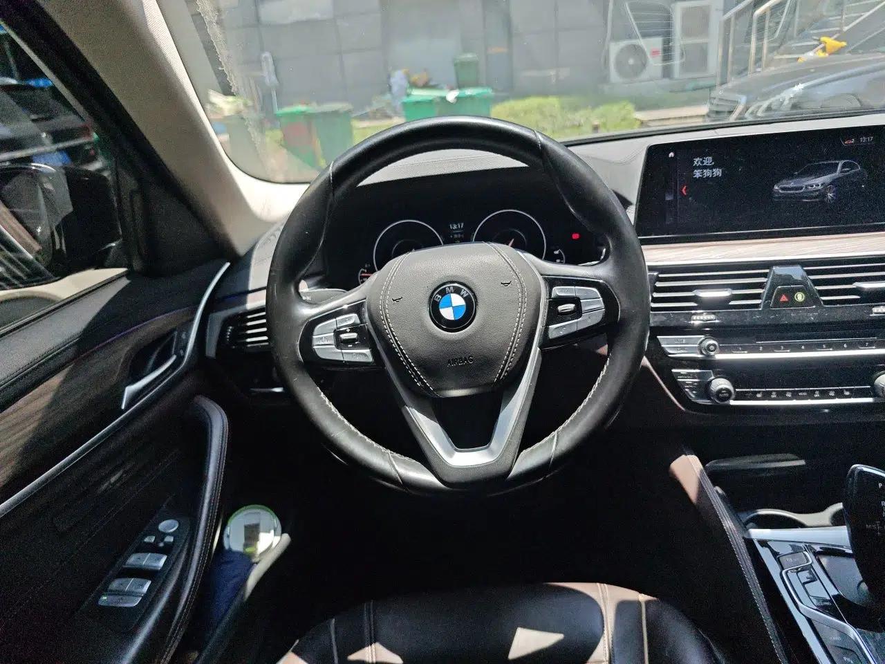 BMW 5 Series New Energy 2019 530Le Luxury Package — миниатюра 10