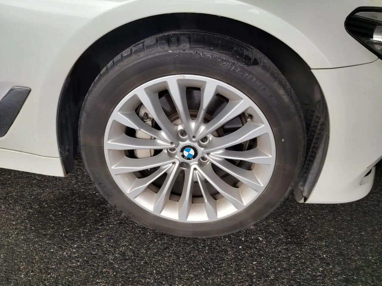 BMW 5 Series 2018 Revised Version 530Li Leading Edition Luxury Package — миниатюра 8