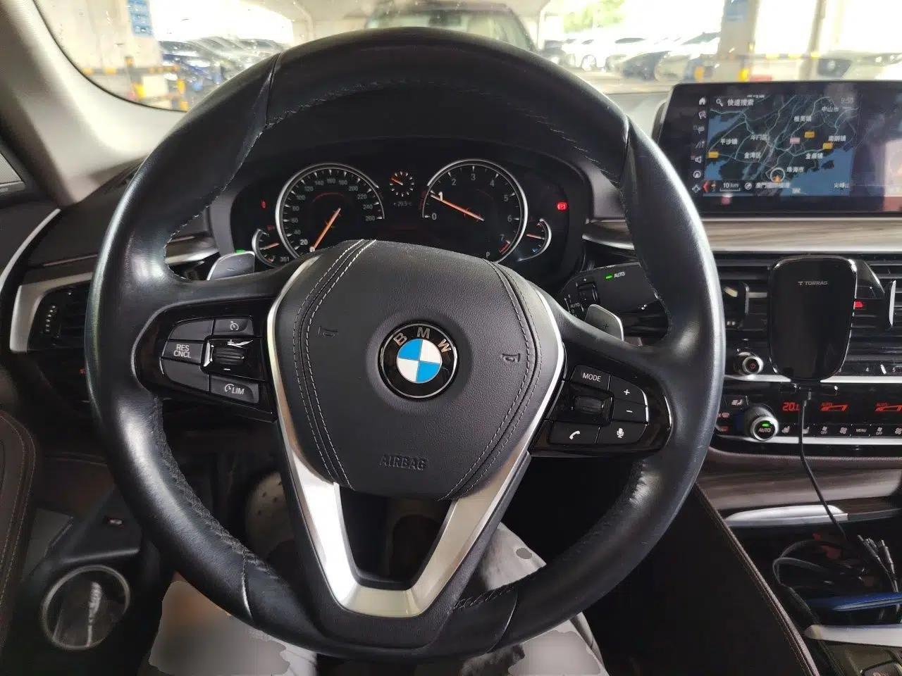 BMW 5 Series 2018 Revised Version 530Li Leading Edition Luxury Package — миниатюра 10