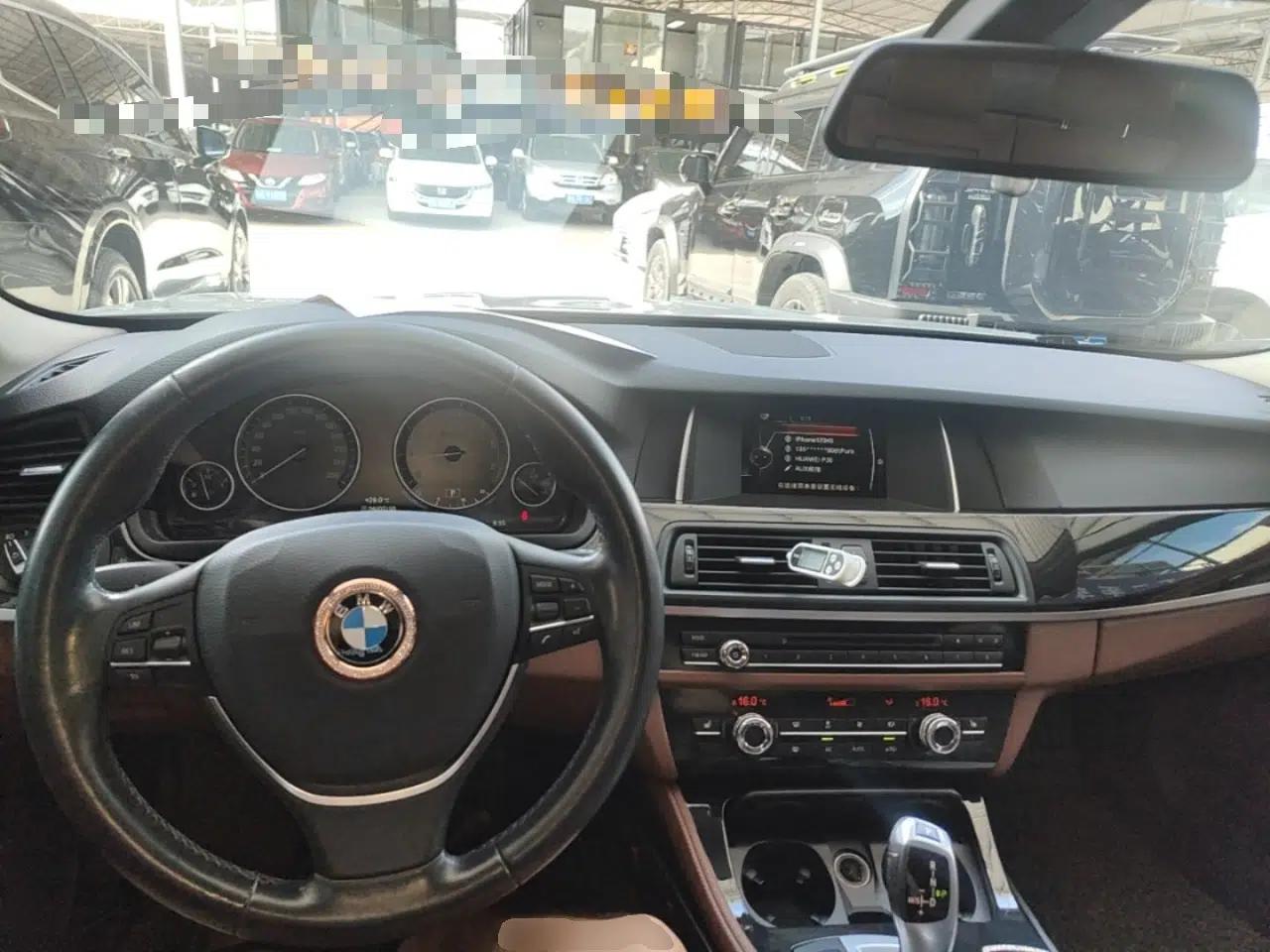 BMW 5 Series 2017 520Li Elegant Edition — миниатюра 12