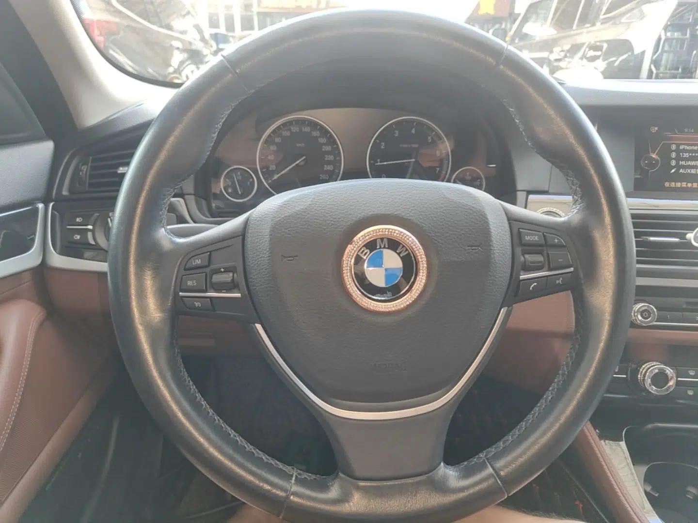 BMW 5 Series 2017 520Li Elegant Edition — миниатюра 13
