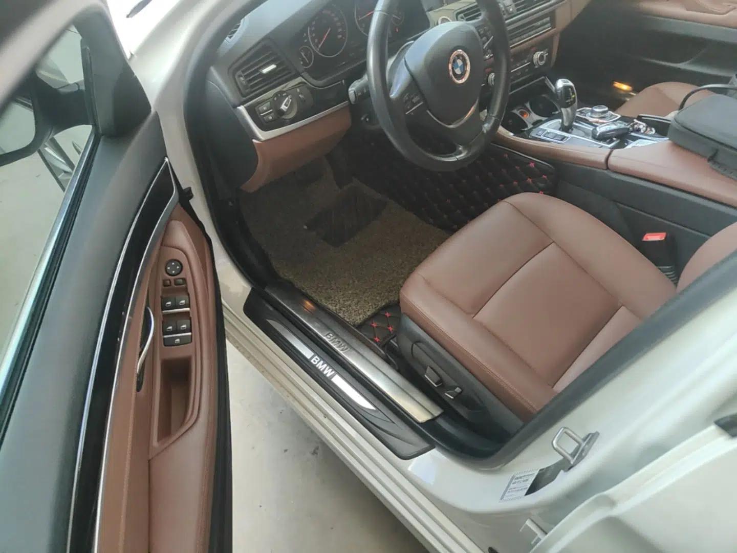 BMW 5 Series 2017 520Li Elegant Edition — миниатюра 18