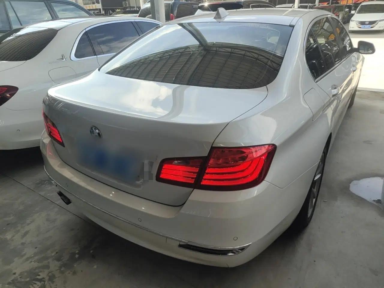 BMW 5 Series 2017 520Li Elegant Edition — миниатюра 6