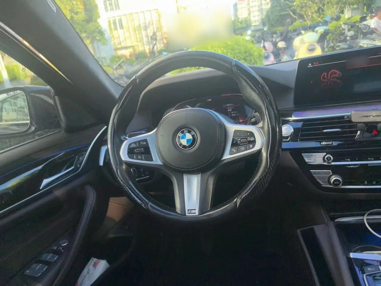 BMW 5 Series 2020 525Li M Sport Package — миниатюра 10