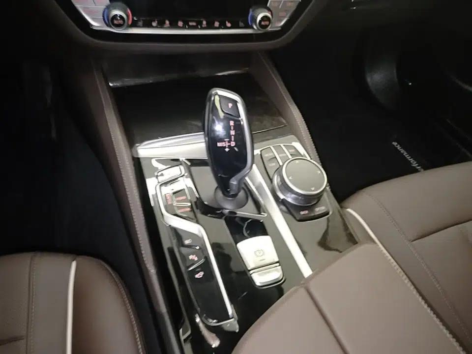 BMW 5 Series New Energy 2021 535Le Luxury Package — миниатюра 16