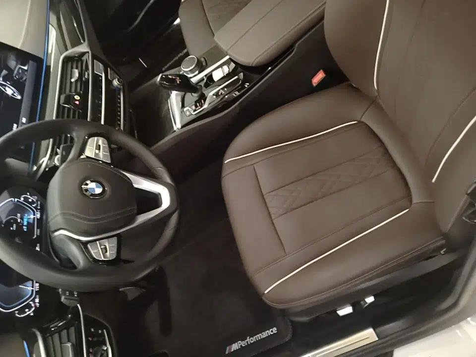 BMW 5 Series New Energy 2021 535Le Luxury Package — миниатюра 17