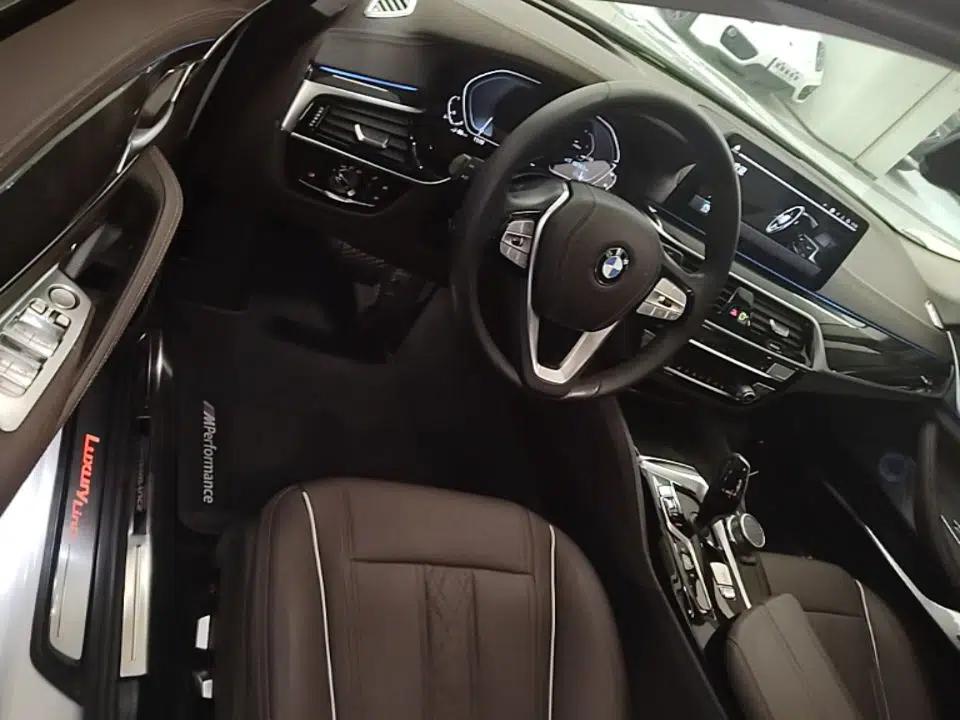 BMW 5 Series New Energy 2021 535Le Luxury Package — миниатюра 18
