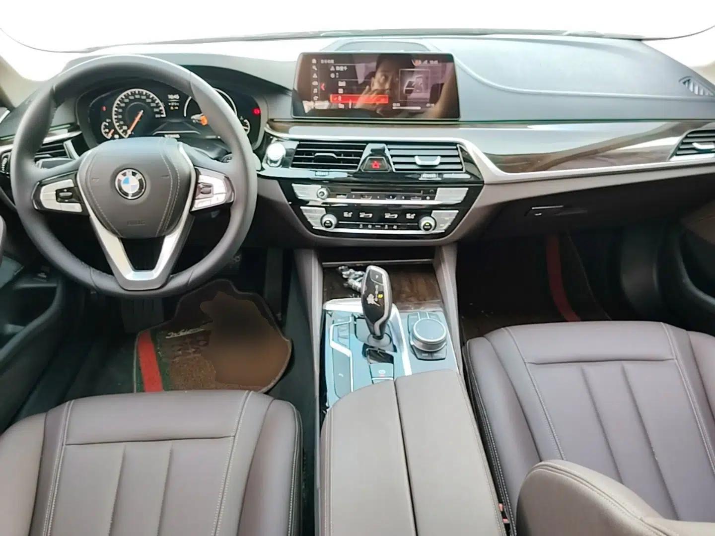 BMW 5 Series 2019 Facelifted 525Li Luxury Package — миниатюра 12