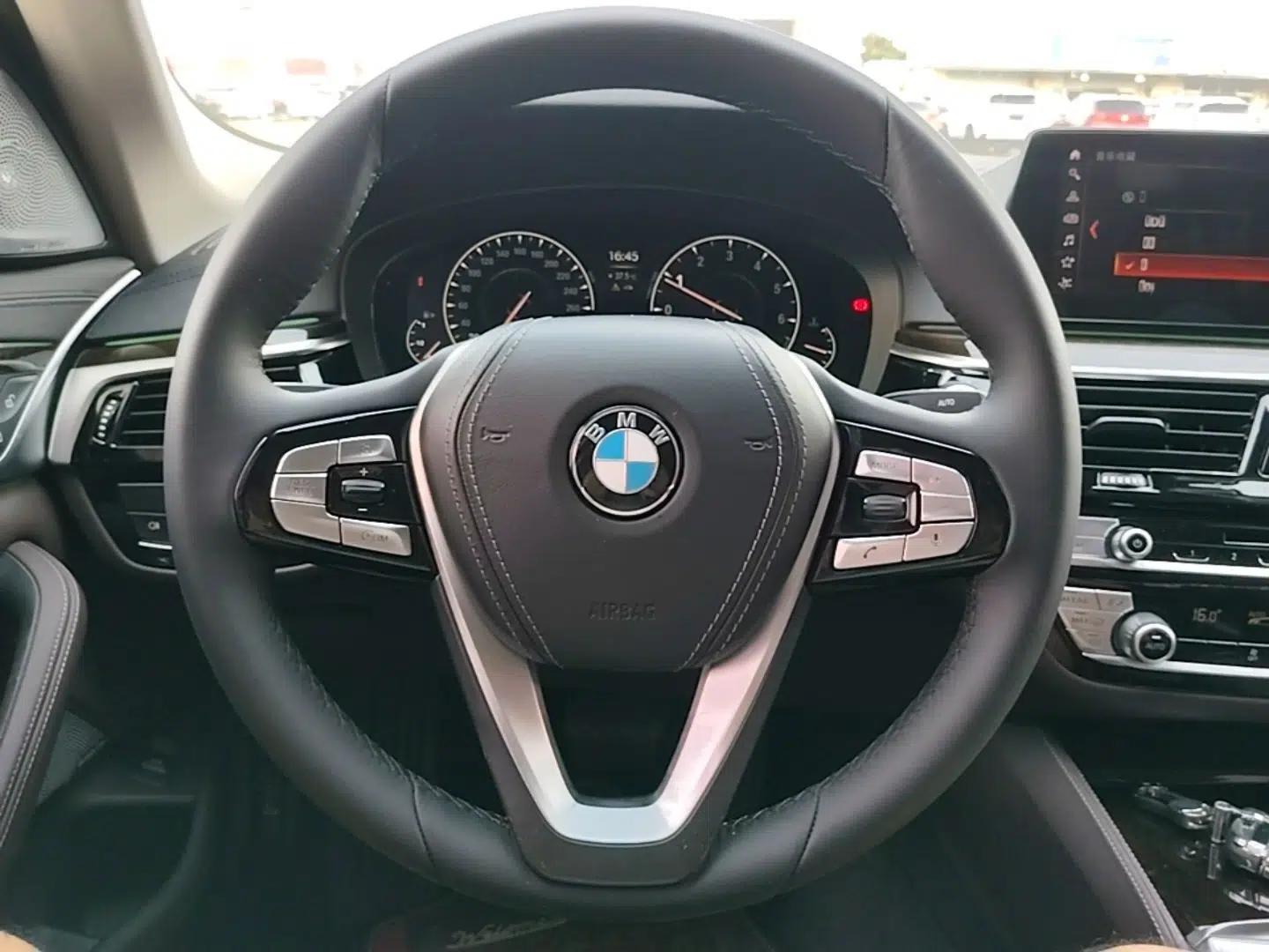 BMW 5 Series 2019 Facelifted 525Li Luxury Package — миниатюра 13