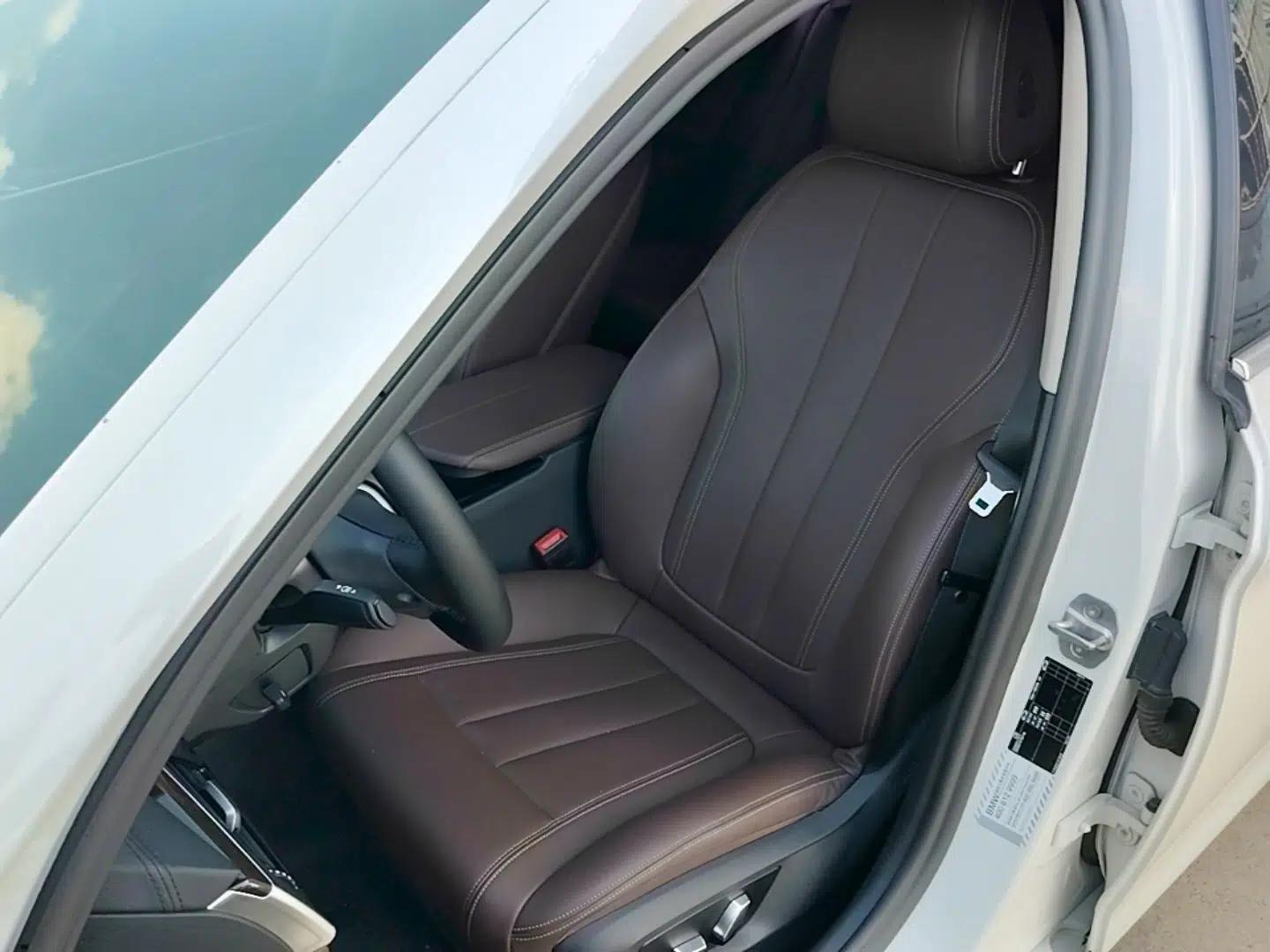 BMW 5 Series 2019 Facelifted 525Li Luxury Package — миниатюра 17