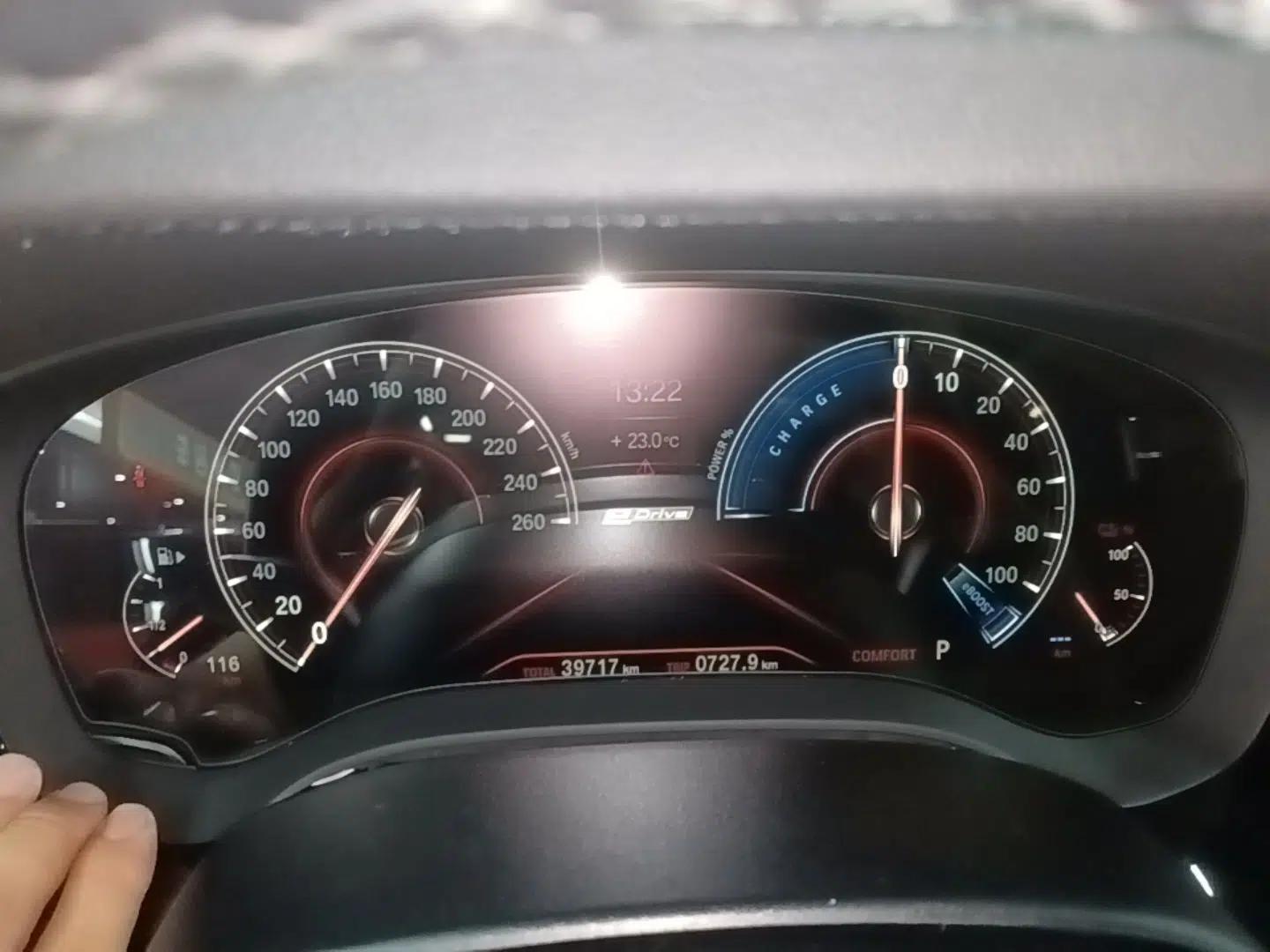 BMW 5 Series New Energy 2019 530Le Luxury Package — миниатюра 14