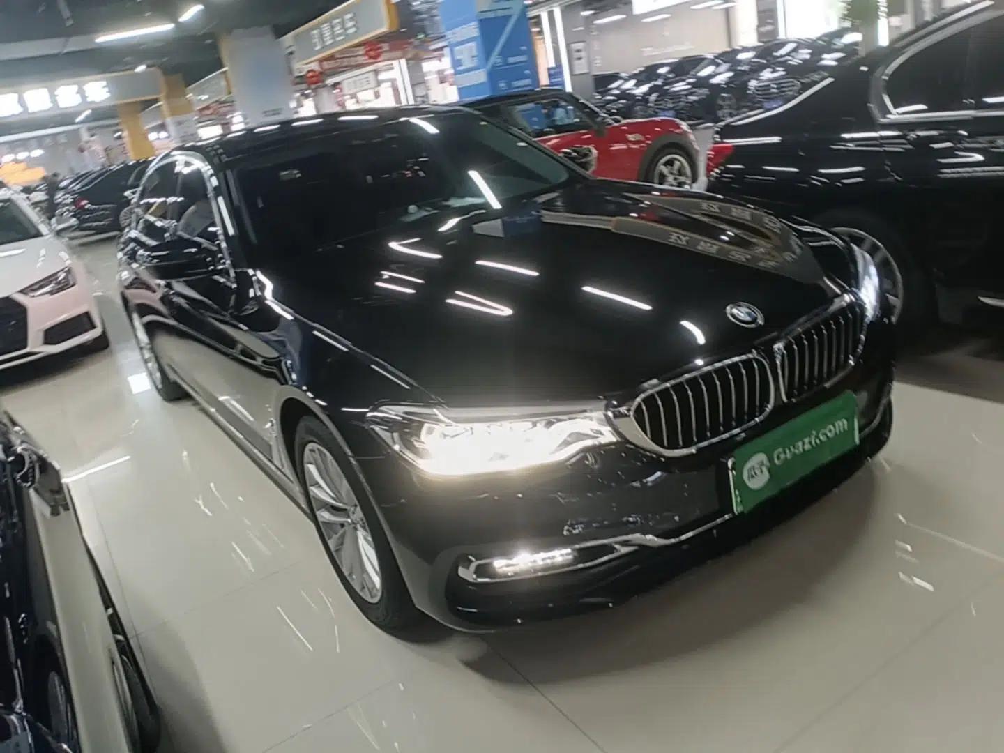 BMW 5 Series New Energy 2019 530Le Luxury Package — миниатюра 3