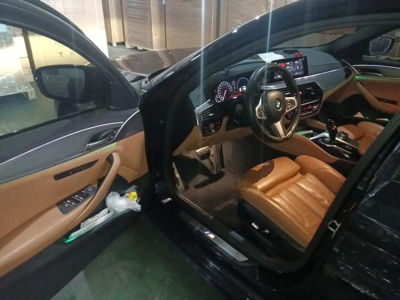 BMW 5 Series 2019 525i M Sport Package — миниатюра 16