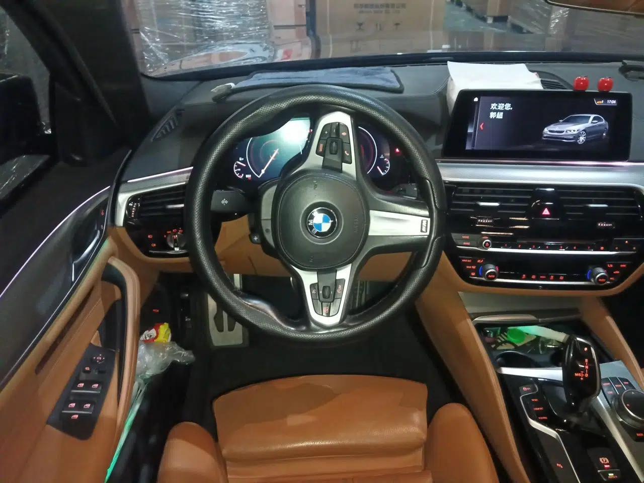 BMW 5 Series 2019 525i M Sport Package — миниатюра 10