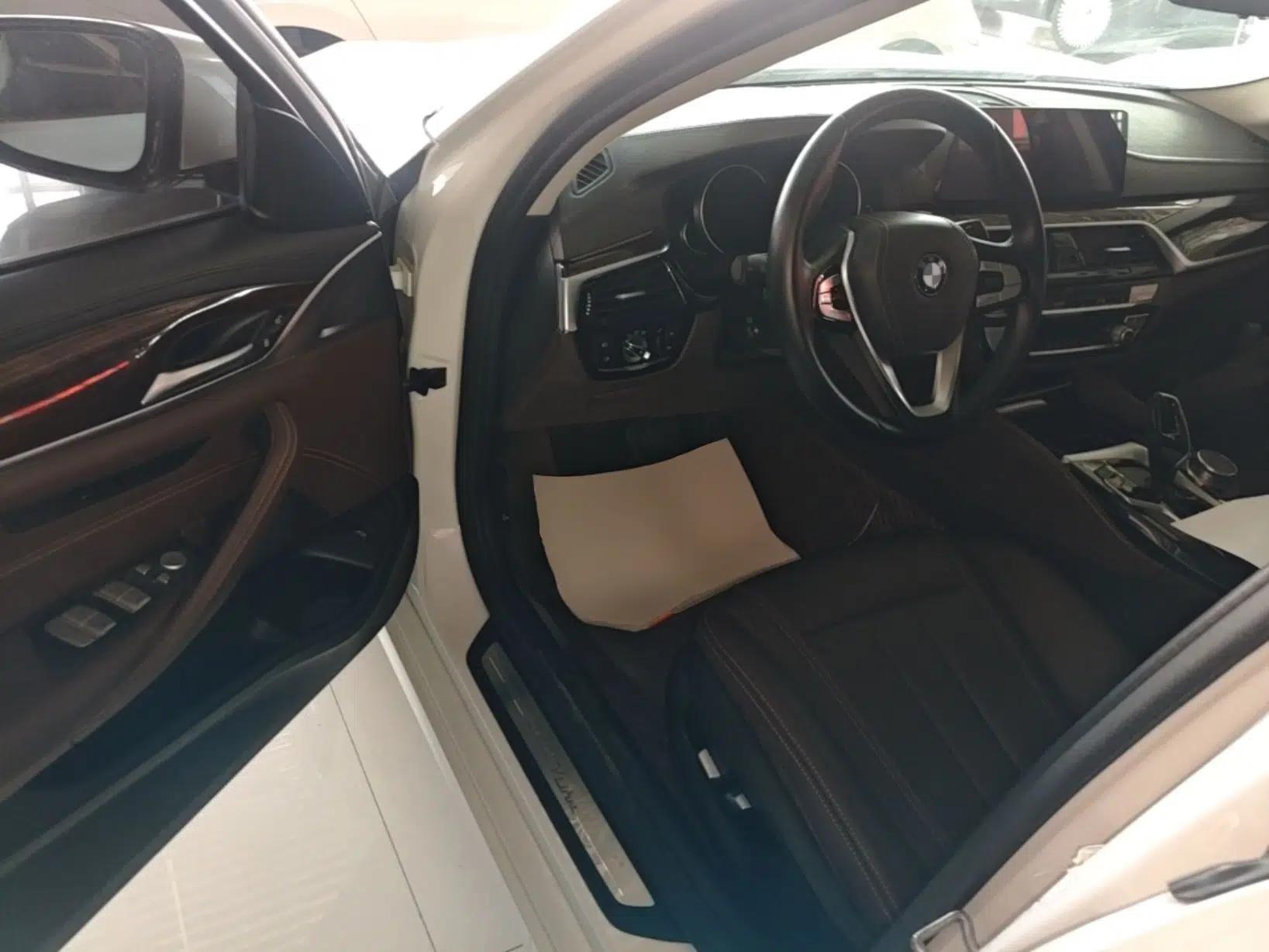 BMW 5 Series 2018 525Li Luxury Package — миниатюра 23