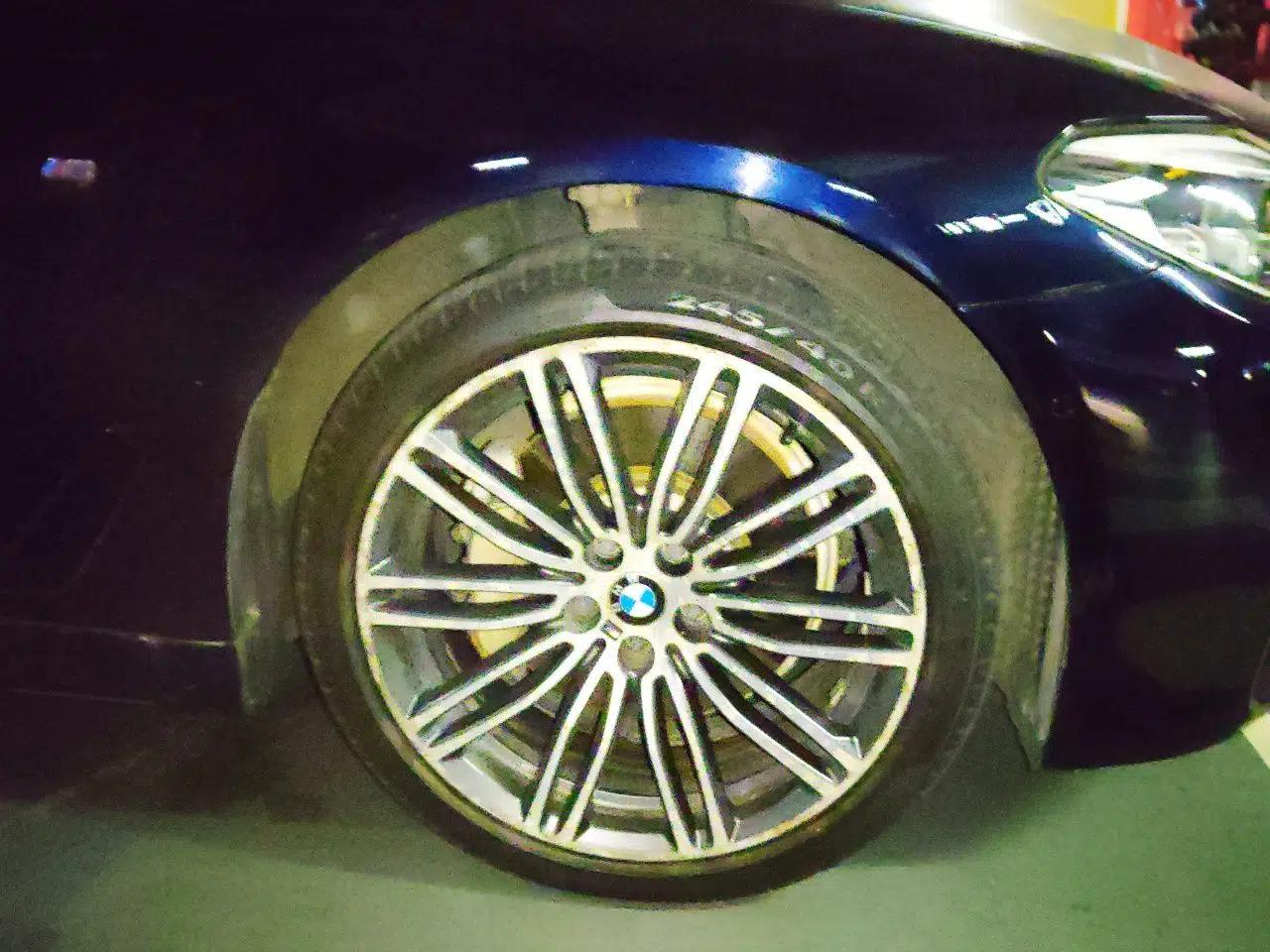 BMW 5 Series 2018 Restyled 530Li Leading Edition M Sport Package — миниатюра 8