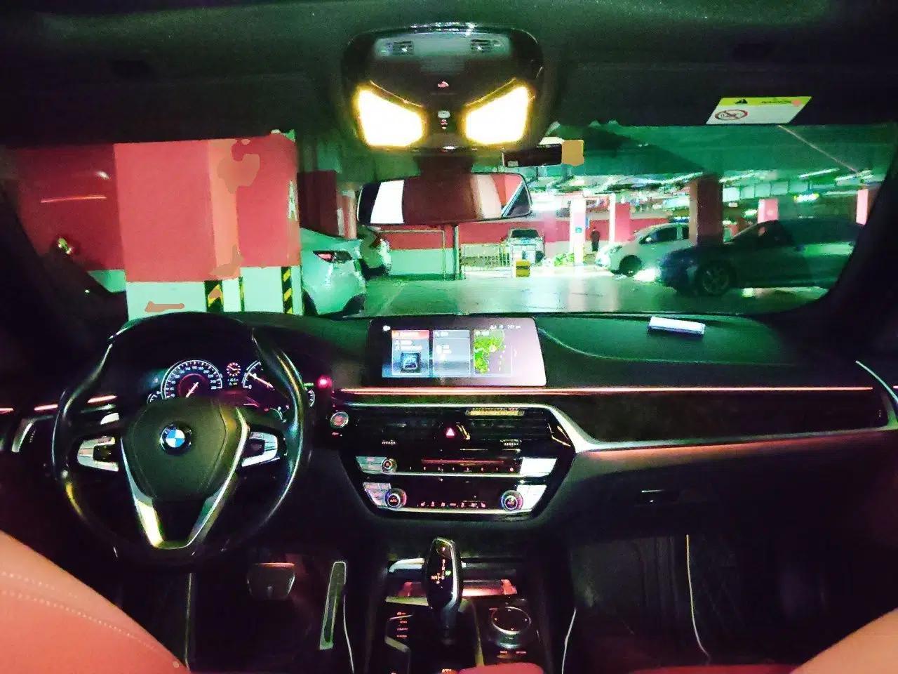 BMW 5 Series 2018 Restyled 530Li Leading Edition M Sport Package — миниатюра 9