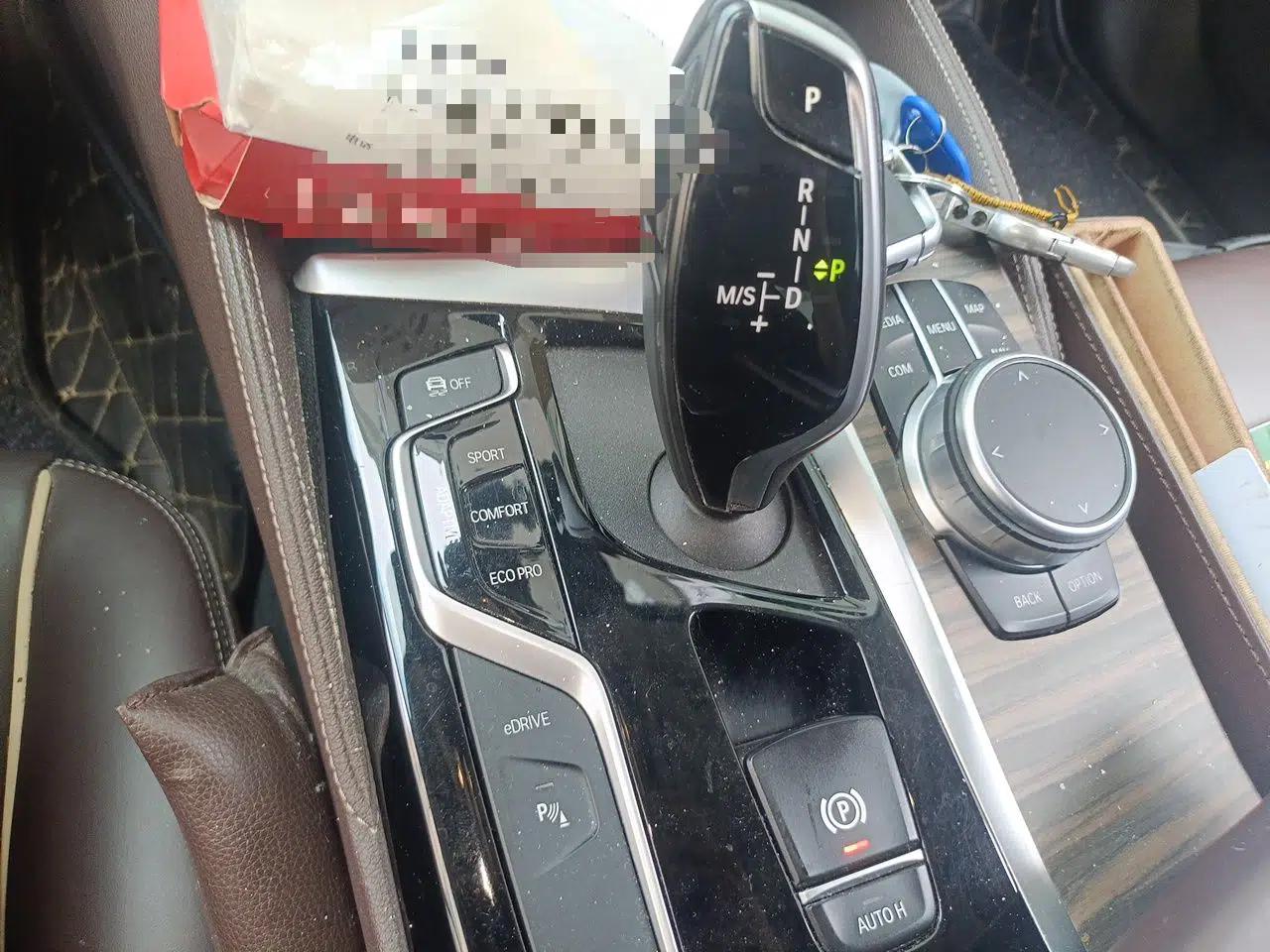 BMW 5 Series New Energy 2020 Mileage Upgrade Version 530Le Luxury Package — миниатюра 14