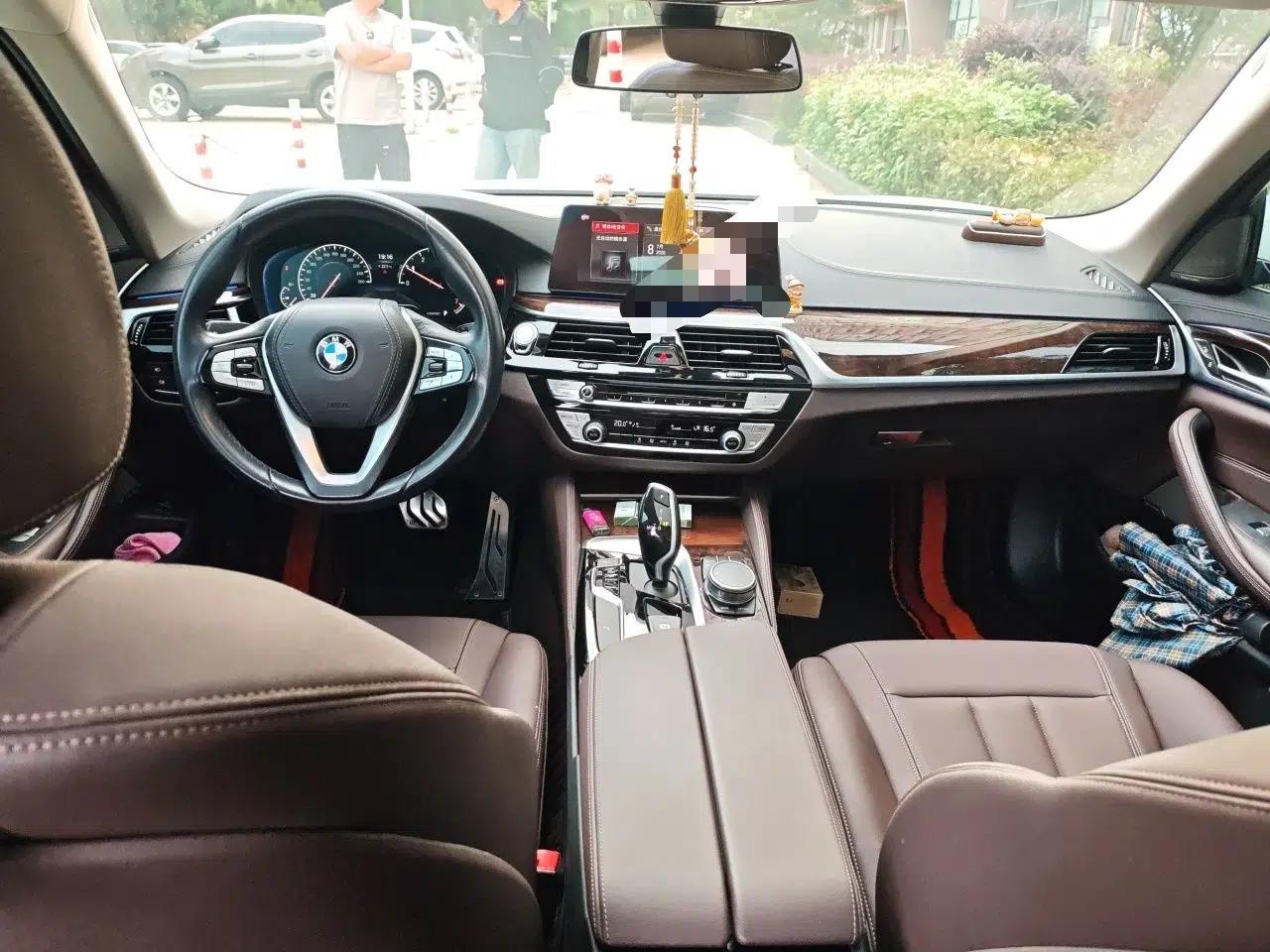 BMW 5 Series 2019 525Li Luxury Package — миниатюра 9