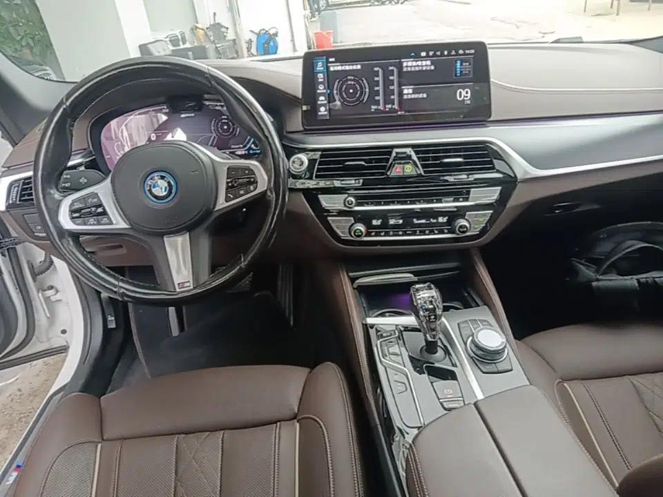 BMW 5 Series New Energy 2022 Second Facelift 535Le Pioneer Edition M Sport Package — миниатюра 12