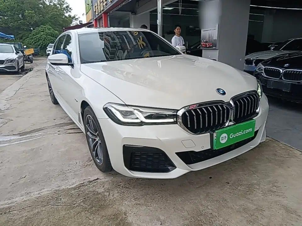 BMW 5 Series New Energy 2022 Second Facelift 535Le Pioneer Edition M Sport Package — миниатюра 3