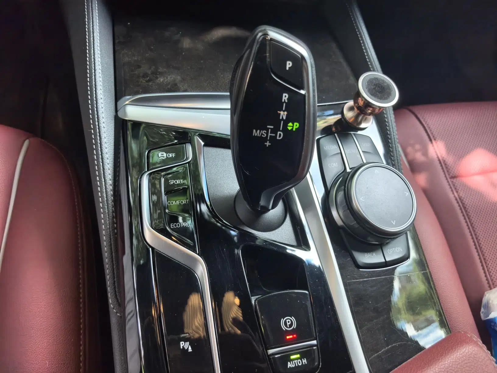 BMW 5 Series 2022 Second Facelift 525Li M Sport Package — миниатюра 14