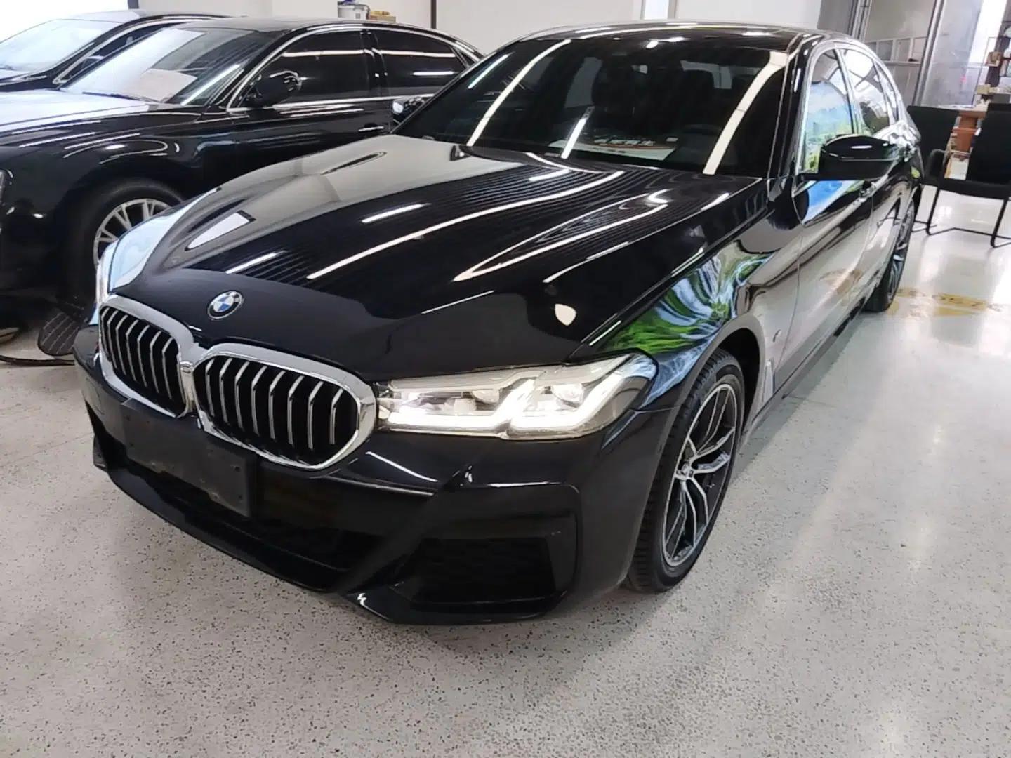 BMW 5 Series 2022 Second Facelift 525Li M Sport Package — миниатюра 1