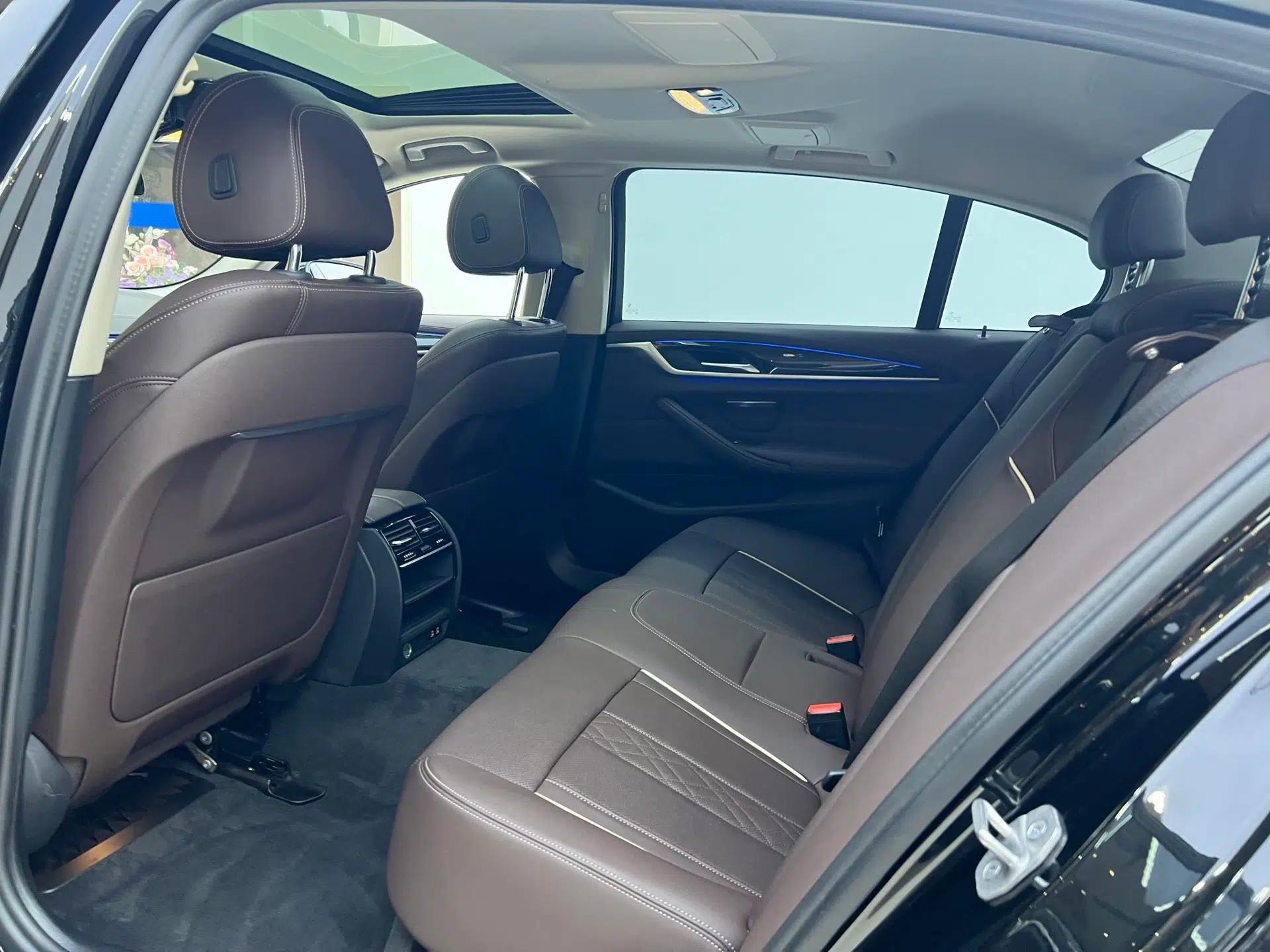 BMW 5 Series 2022 Restyled 525Li Luxury Package — миниатюра 16