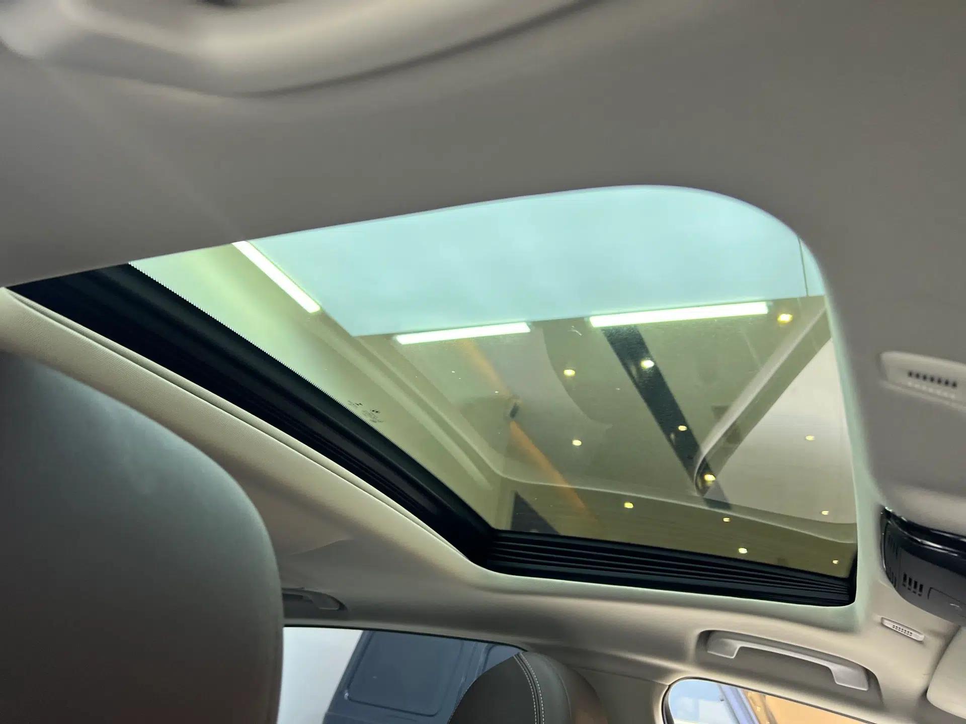 BMW 5 Series 2022 Restyled 525Li Luxury Package — миниатюра 17