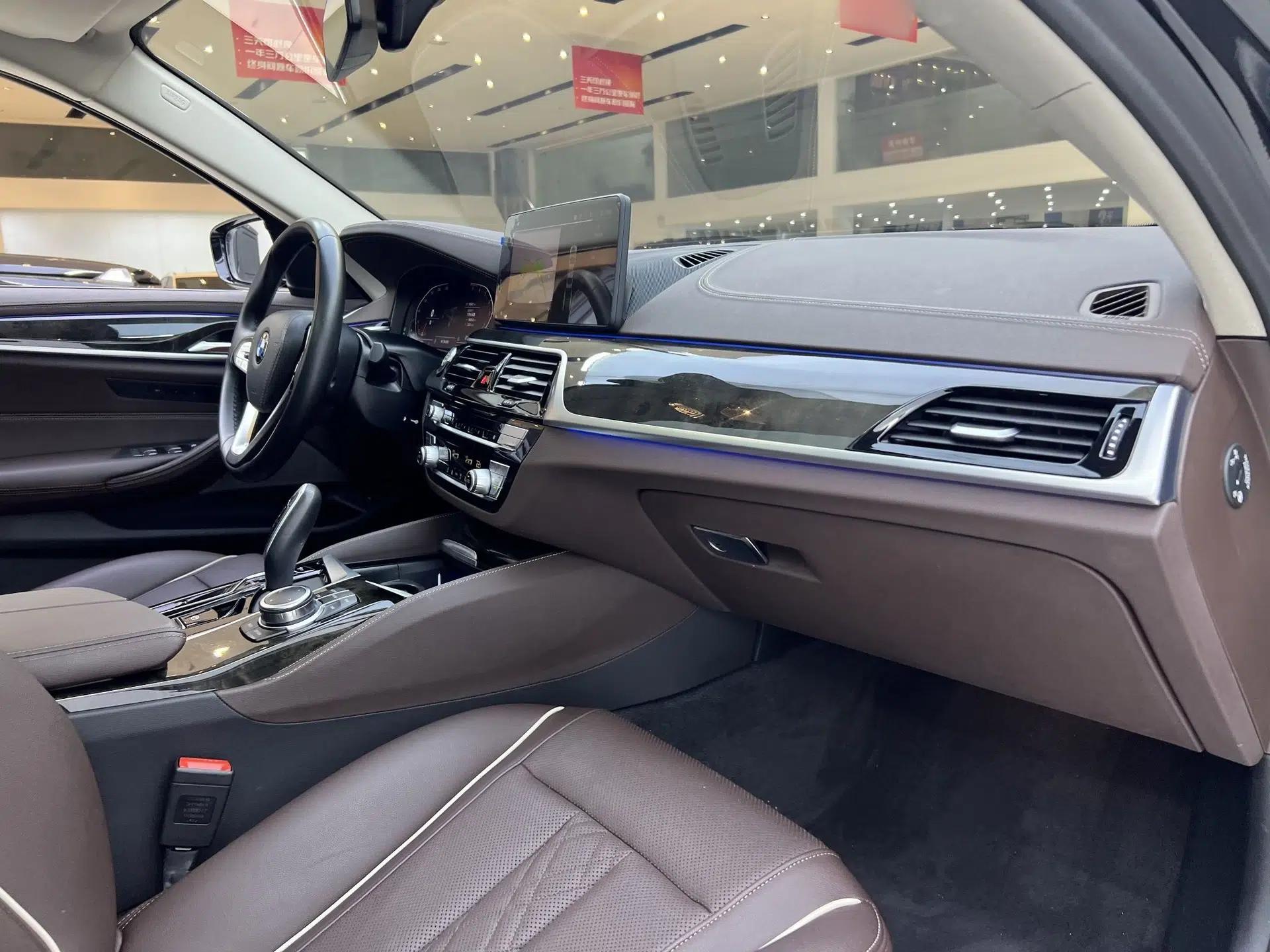 BMW 5 Series 2022 Restyled 525Li Luxury Package — миниатюра 19