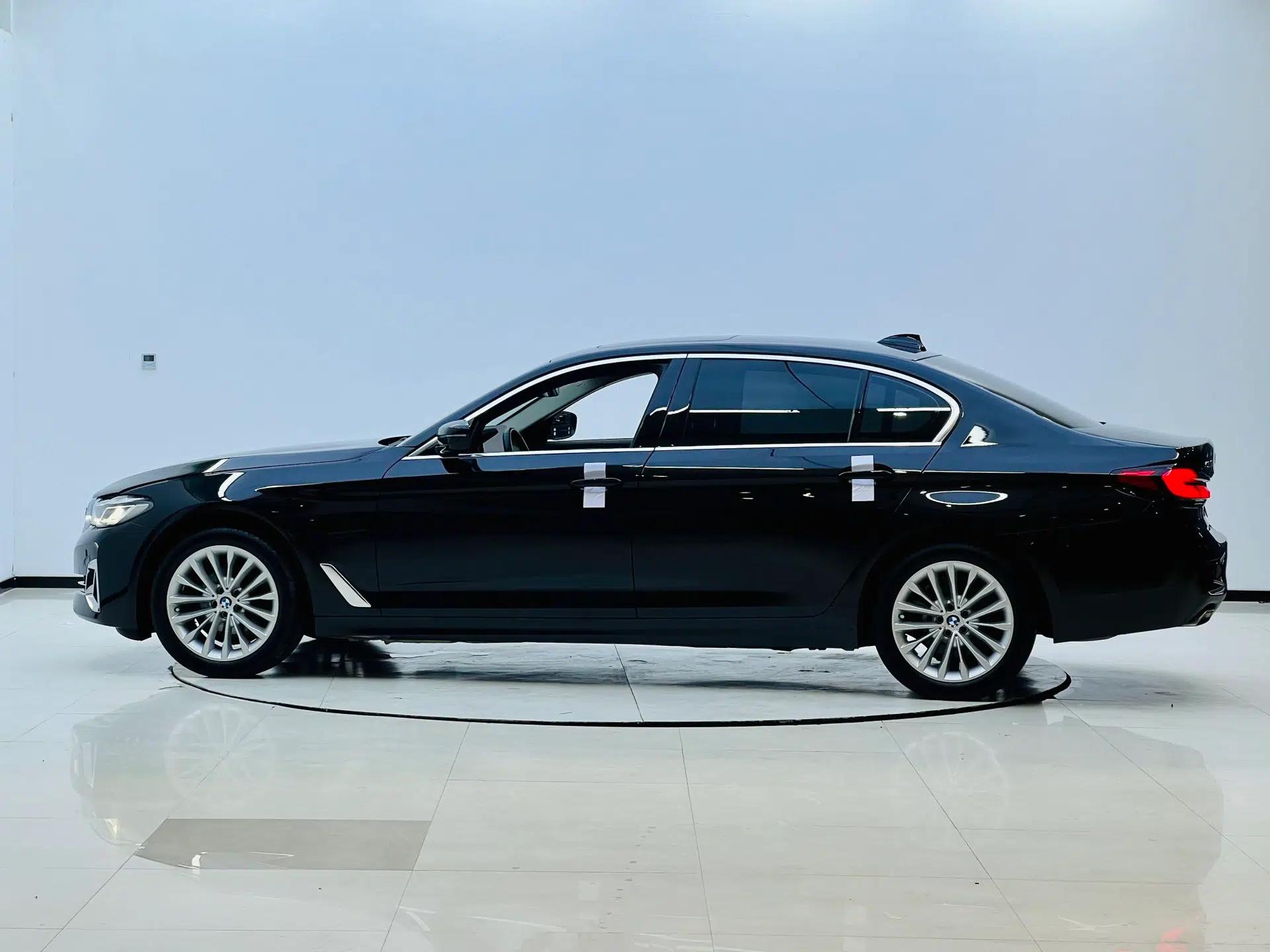 BMW 5 Series 2022 Restyled 525Li Luxury Package — миниатюра 3